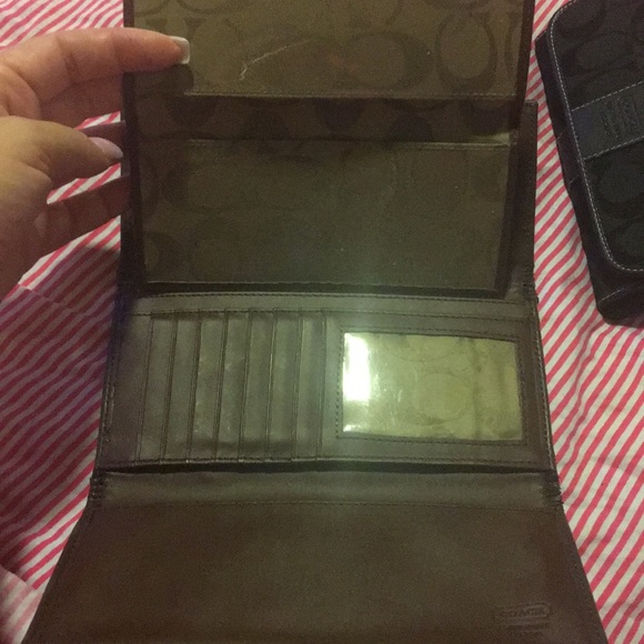 Coach Wallet - Picture 3 of 8